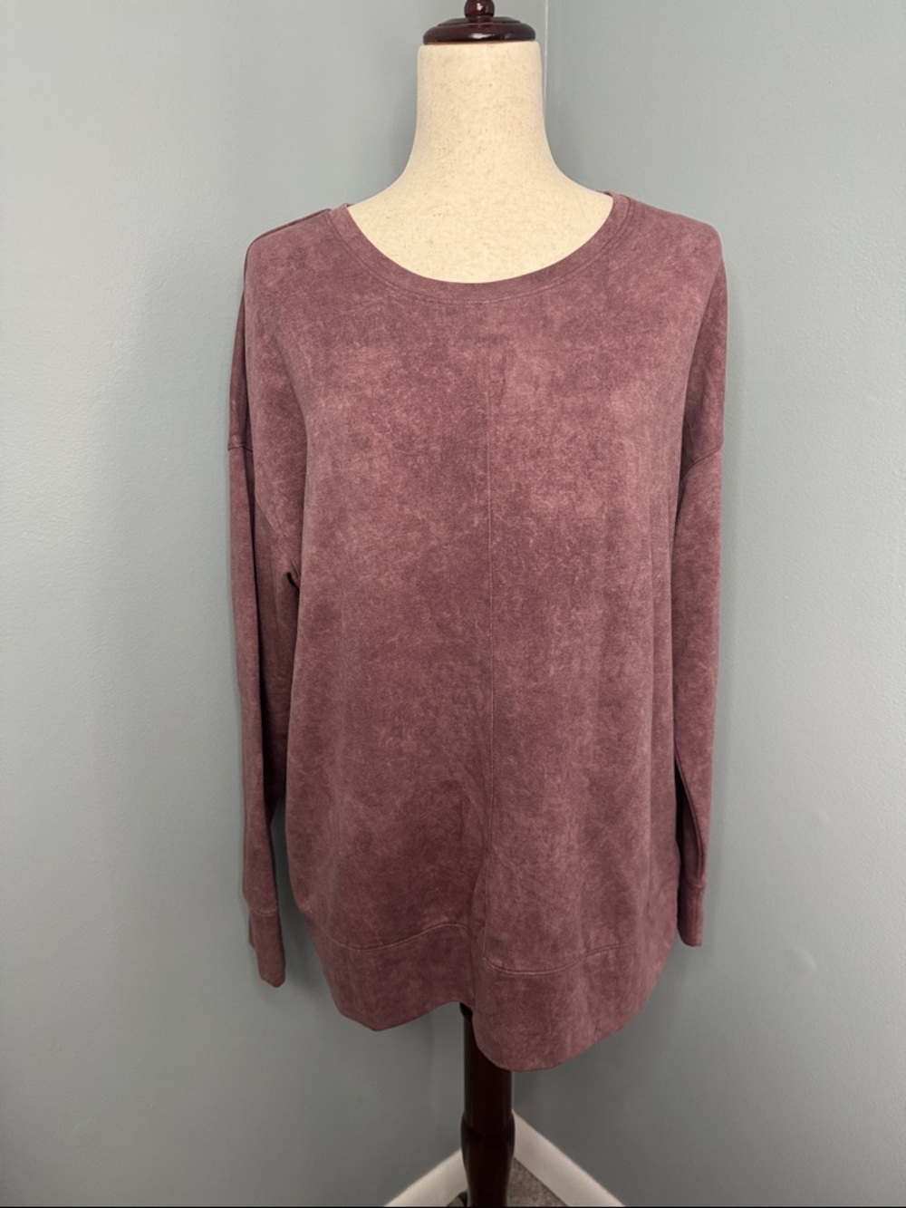 32 Degrees Women’s Washed Purple Sweatshirt Sz L
